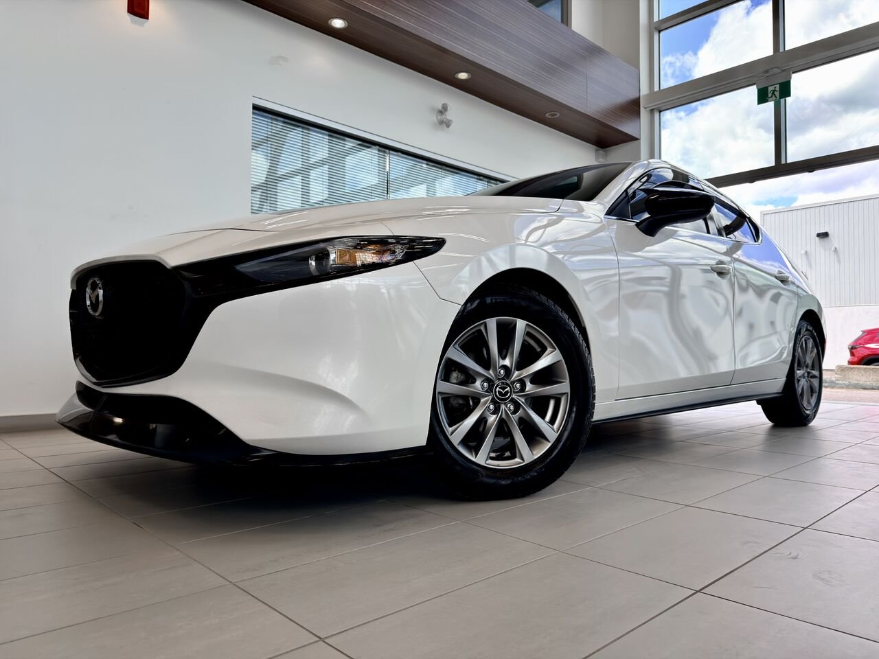2024 MAZDA MAZDA3 SPORT GX White Notre-Dame-des-Prairies - photo #1