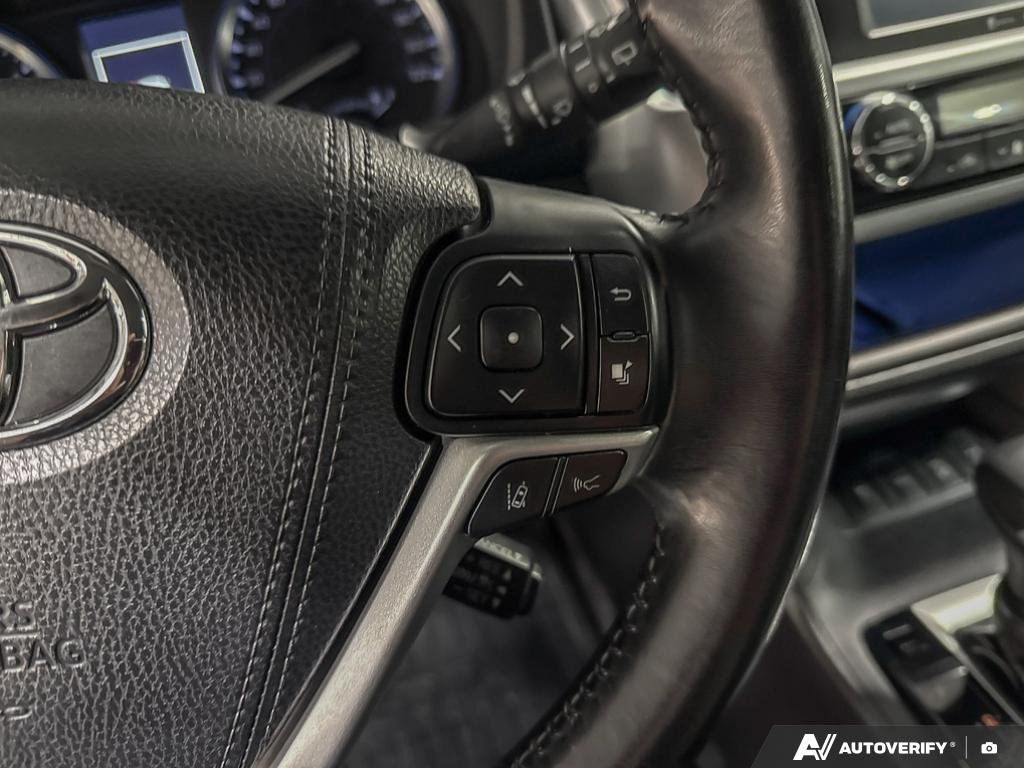 2018 Toyota Highlander 2501260A | SE Silver Edmonton - photo #14