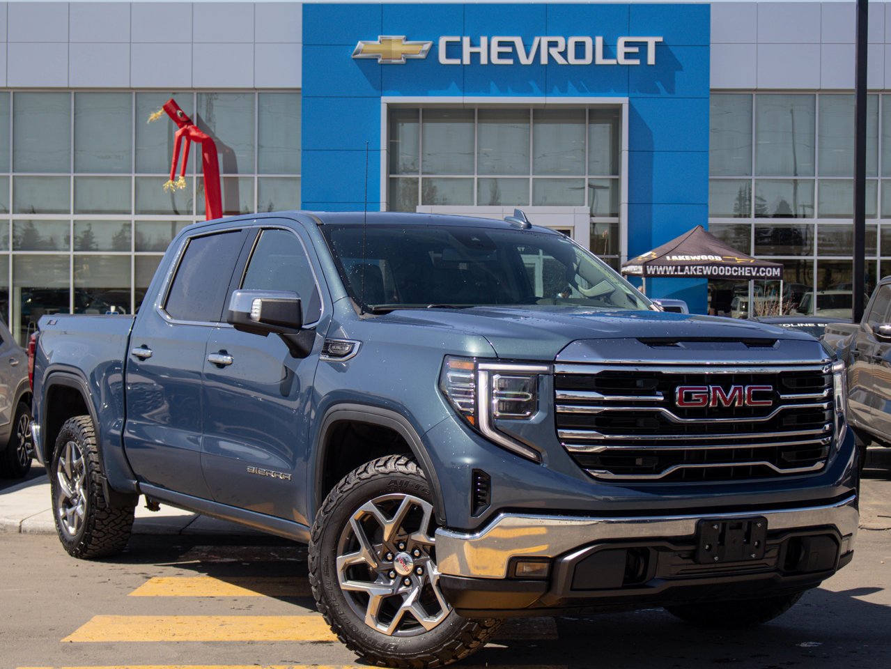 2024 GMC Sierra 1500 4WD Crew Cab 147 SLT Grey Sherwood Park - photo #14