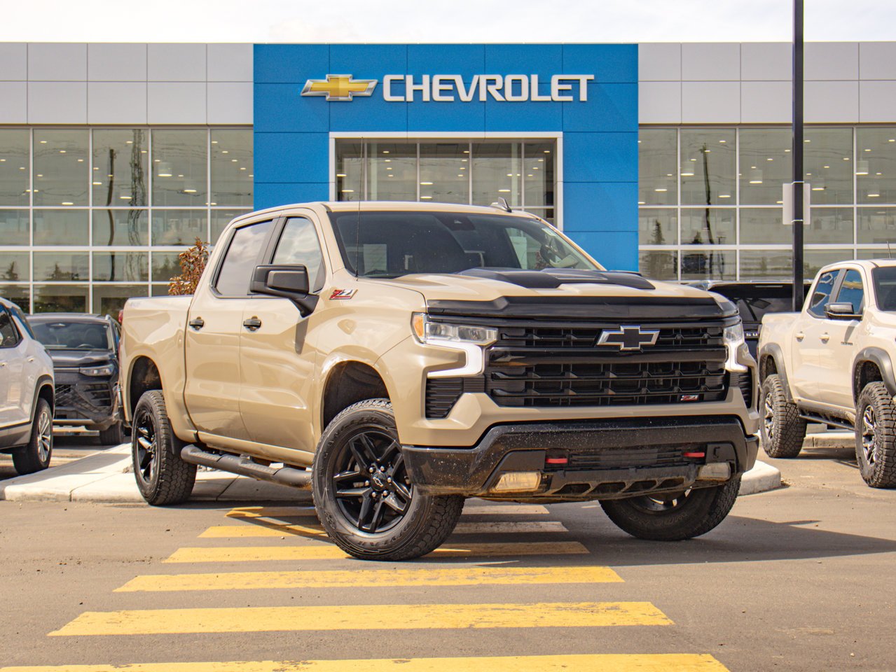 2022 Chevrolet Silverado 1500 4WD Crew Cab 147 LT Trail Boss Beige Sherwood Park - photo #1