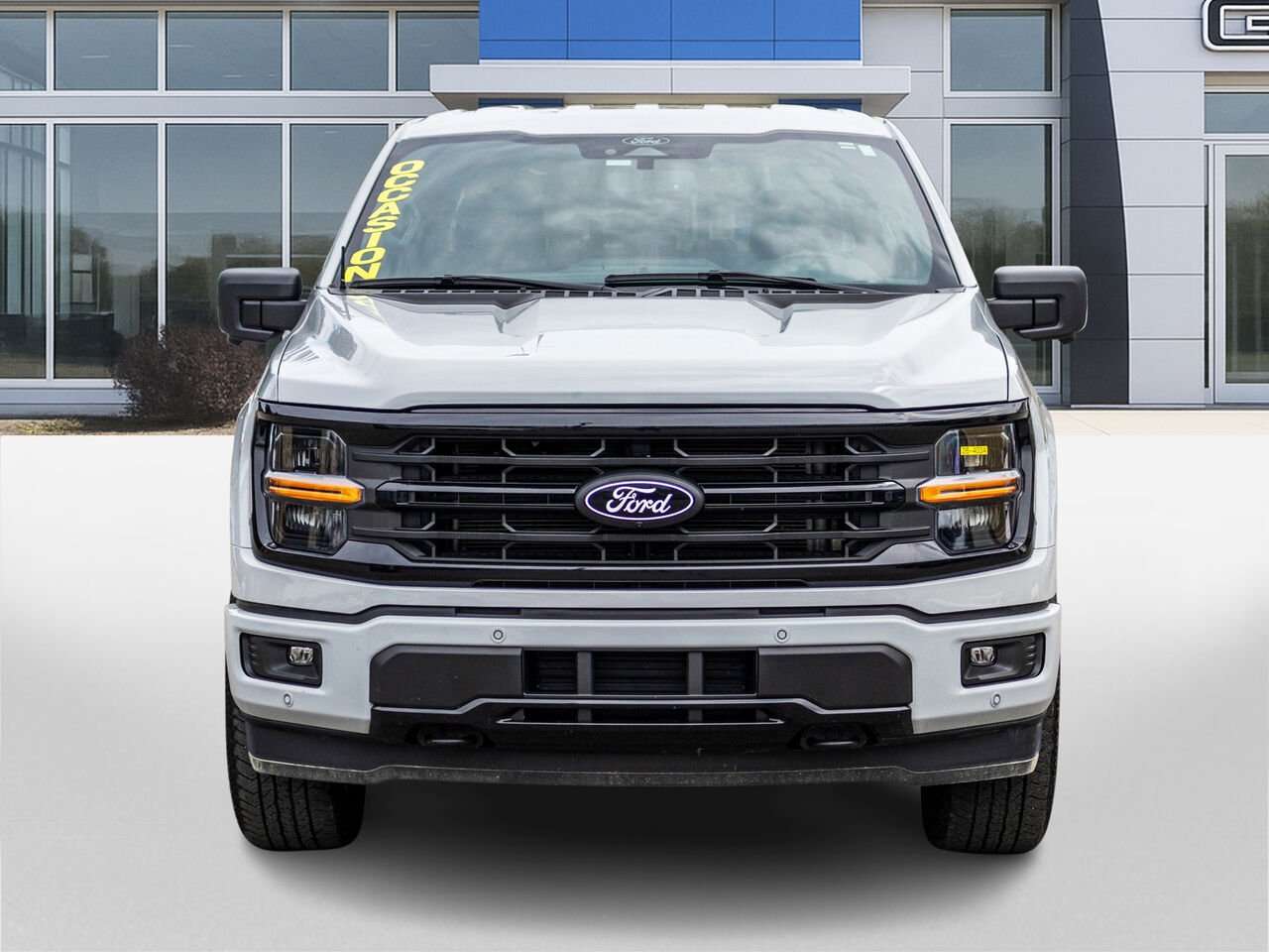 Ford F-150 XLT cabine SuperCrew 4RM caisse de 5,5 pi 2024 Gris Châteauguay - photo #1