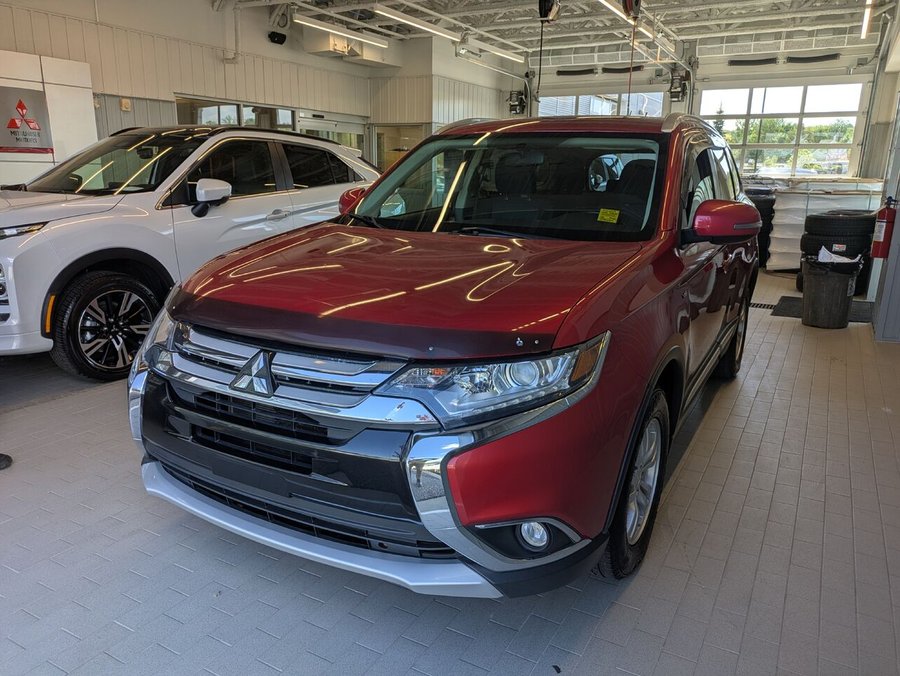 2016 Mitsubishi Outlander SE AWD Red