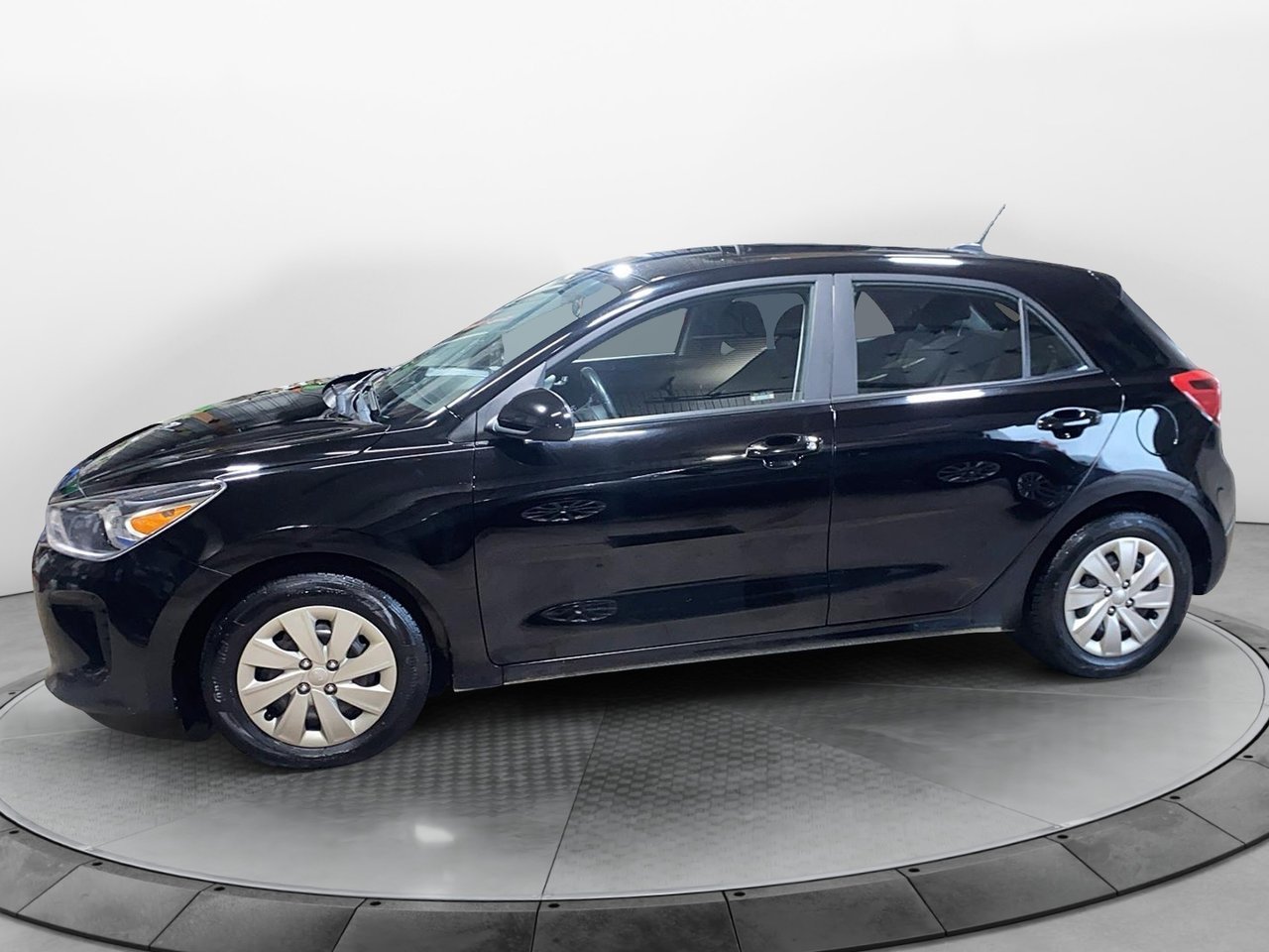 2018 Kia Rio 5-door VIN 3KPA25AB6JE039972 Black Chicoutimi - photo #5
