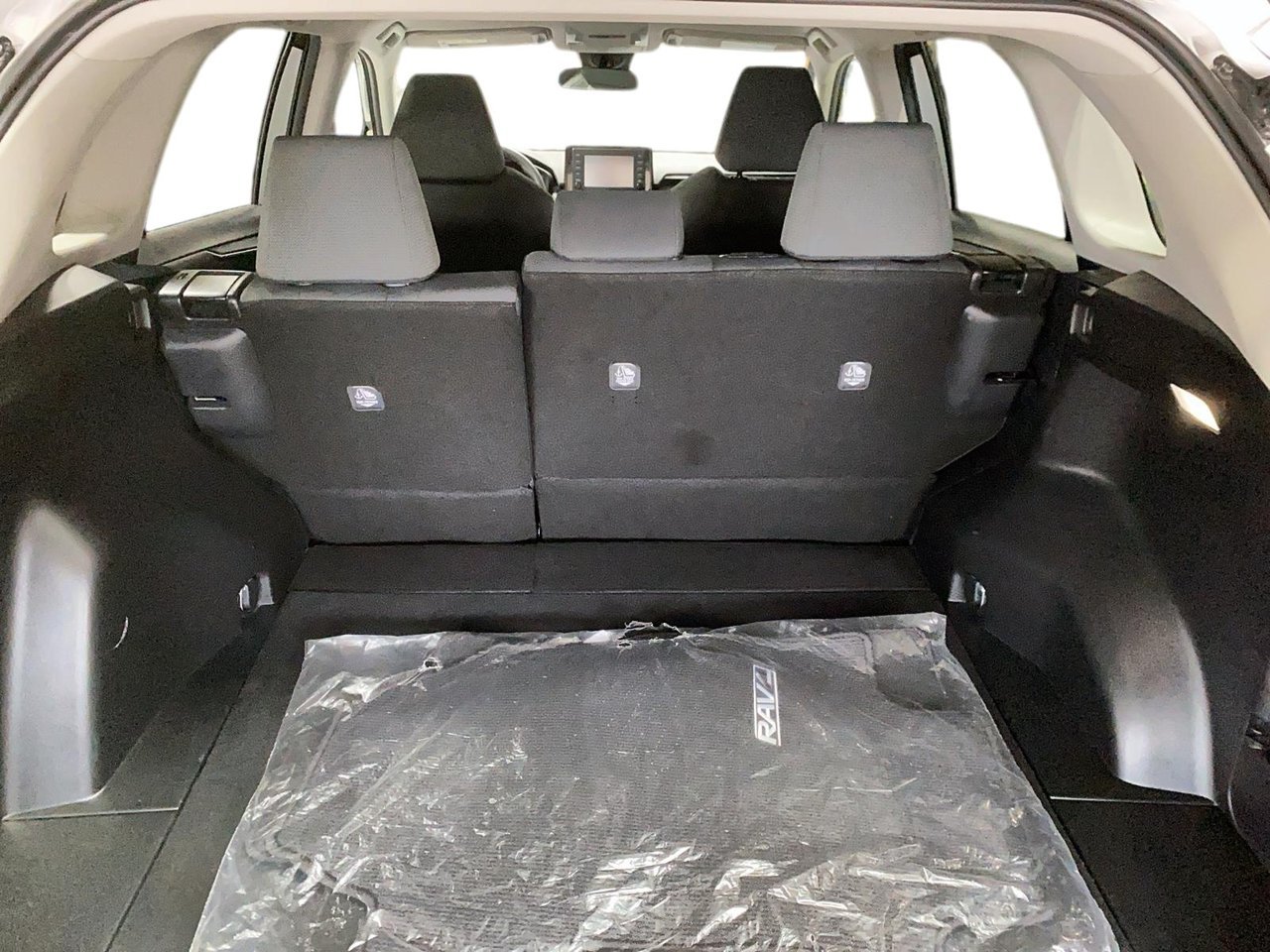 Toyota RAV4 NIV 2T3B1RFV2NW261100 2022 Gris Chicoutimi - photo #5