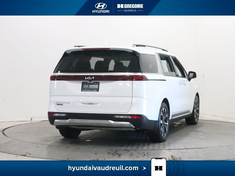 2022 Kia Carnival White Laval - photo #10