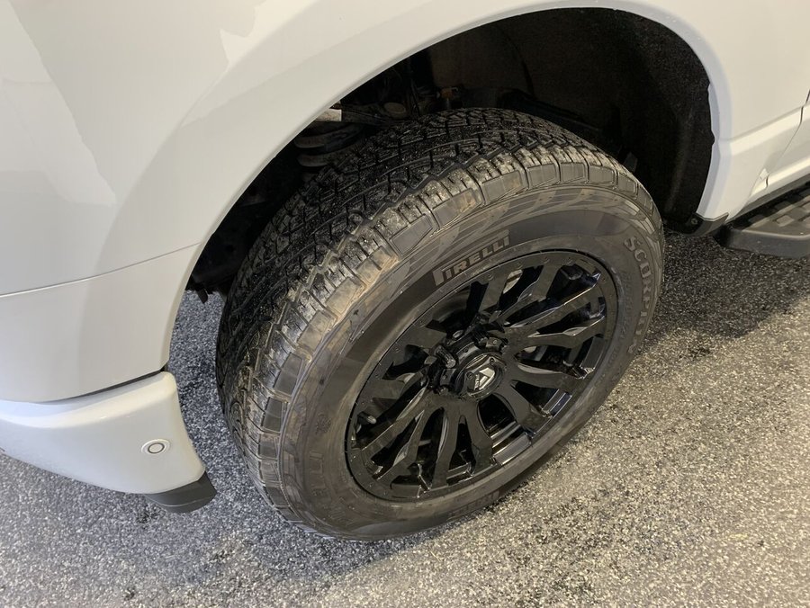 2023 Ford F-150 Lightning LARIAT 2023 Beige