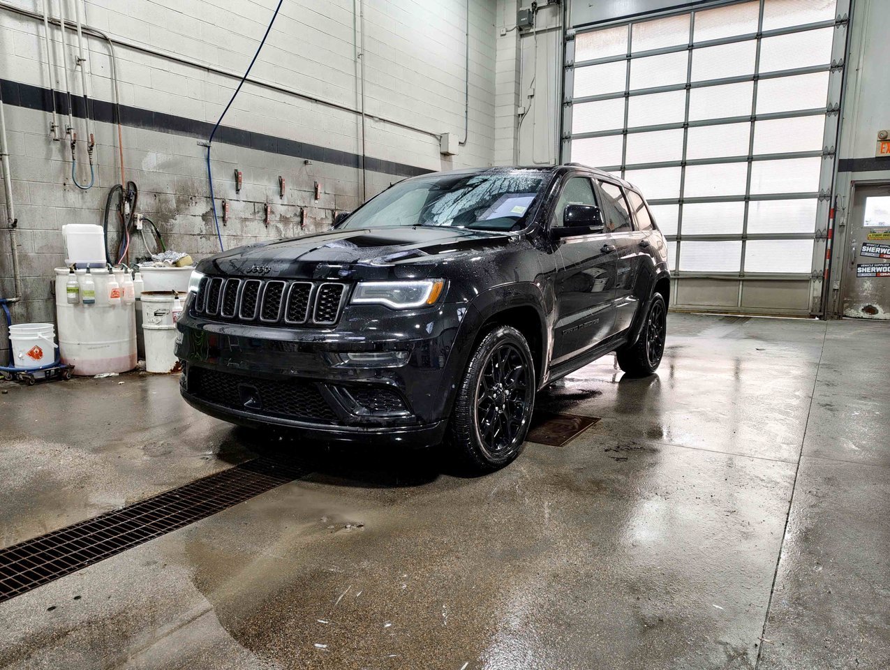 2021 Jeep Grand Cherokee Limited X 4x4 Black Sherwood Park - photo #3