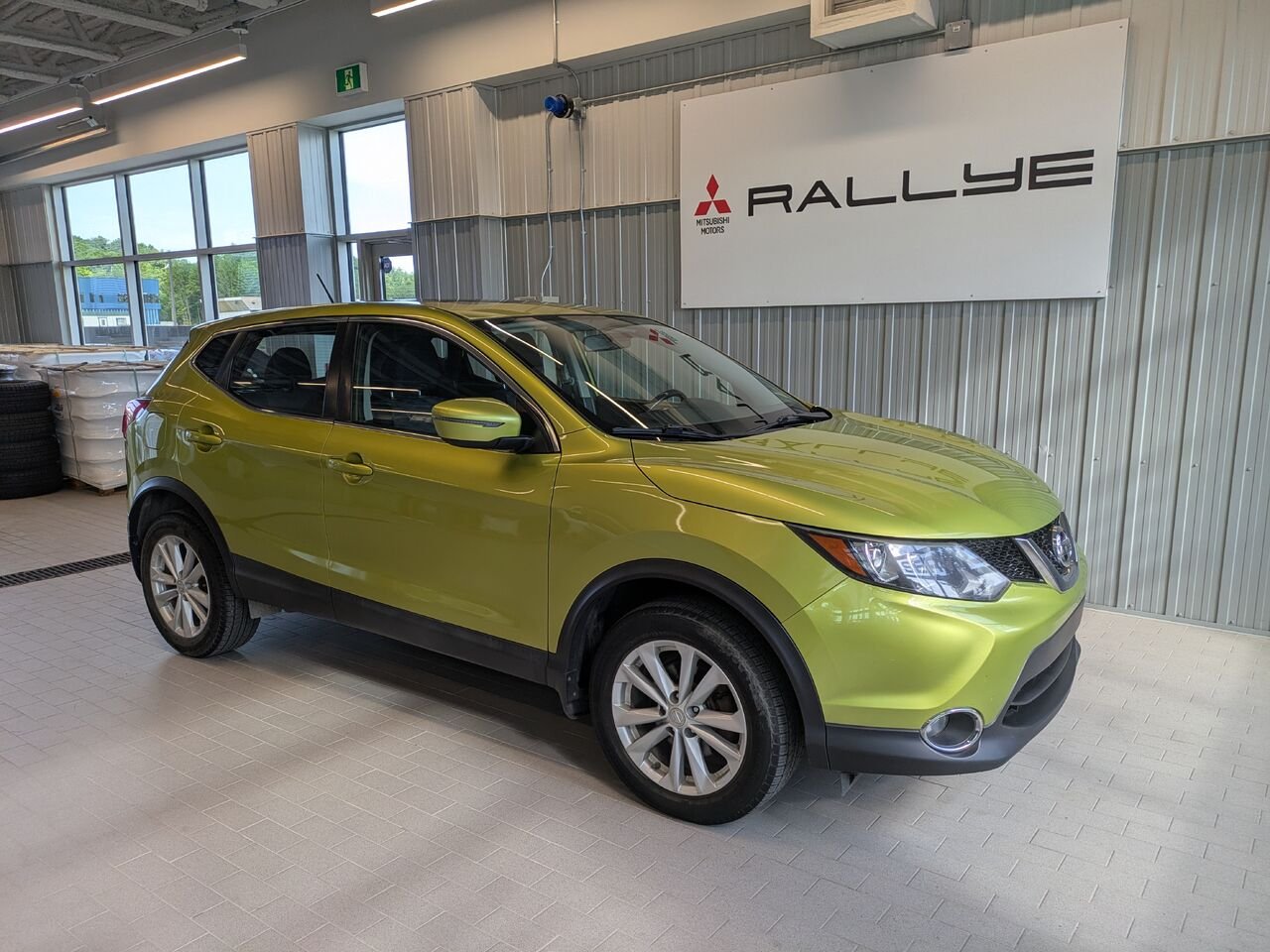 Nissan Qashqai 2017 Vert Gatineau - photo #0