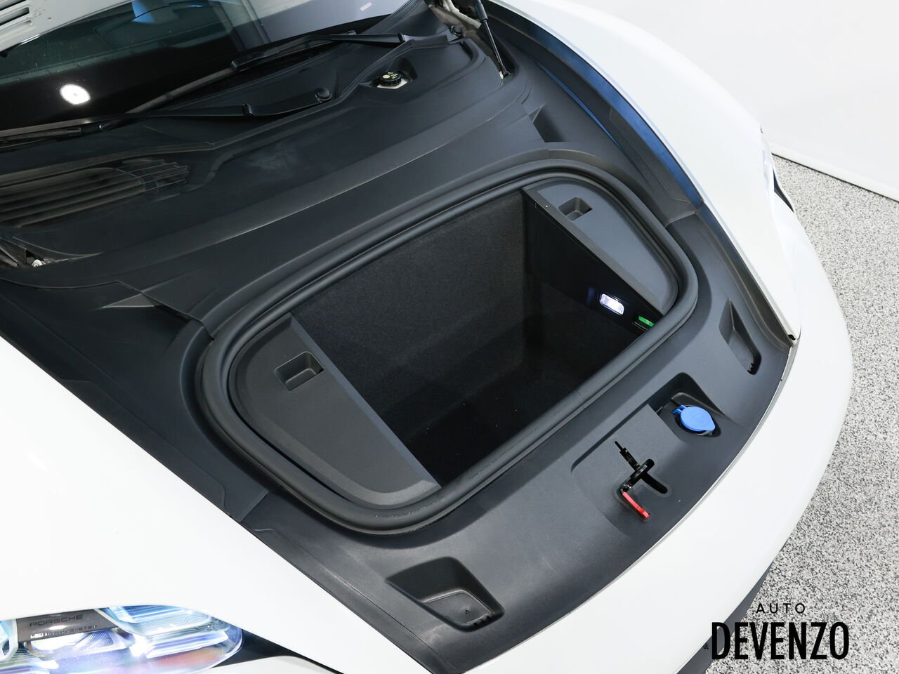 2023 Porsche Taycan White Saint-Eustache - photo #19