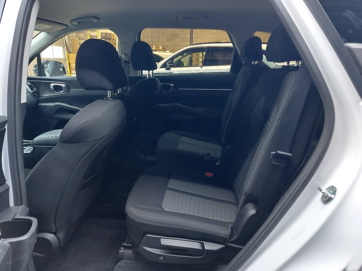 2022 Kia Sorento White Blainville - photo #10