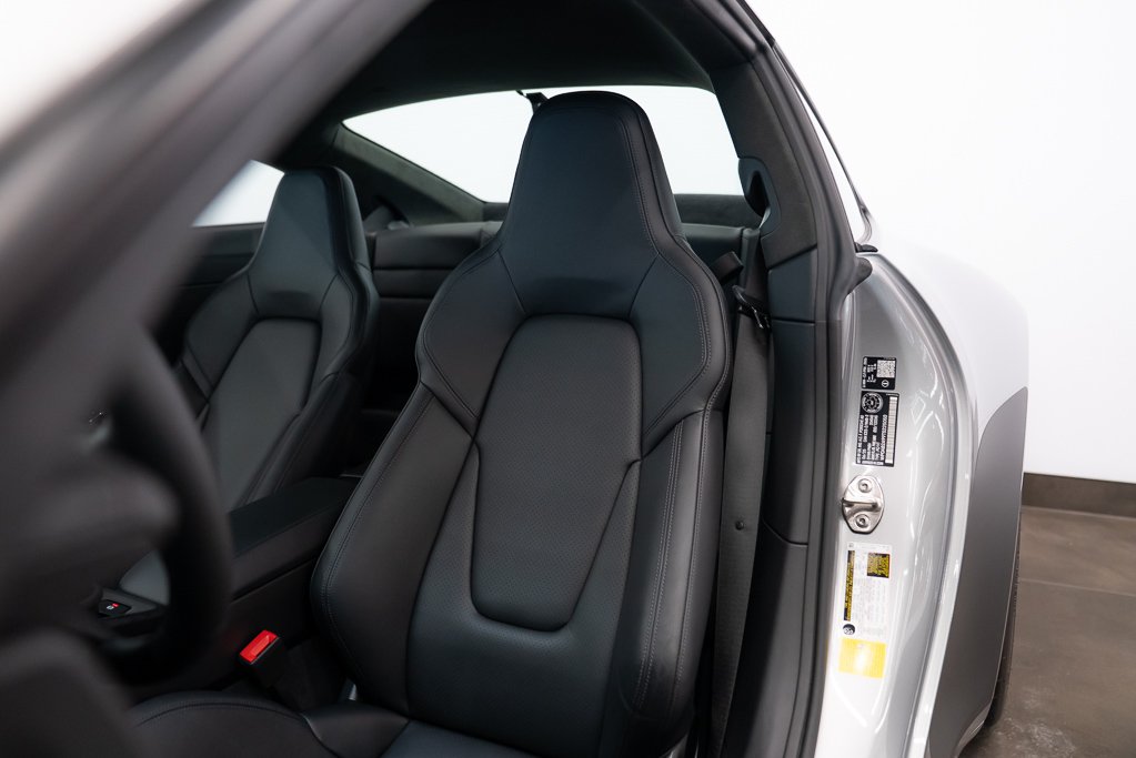 Porsche 911 Carrera GTS Coupe \\ \\ NO LUXURY TAX 2026 Argent Kirkland - photo #22