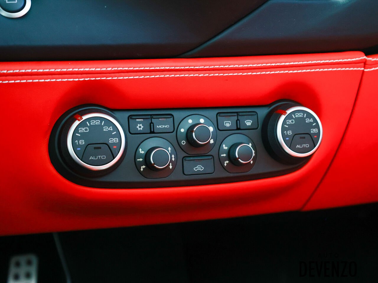 Ferrari 488 2018 Blanc Saint-Eustache - photo #13