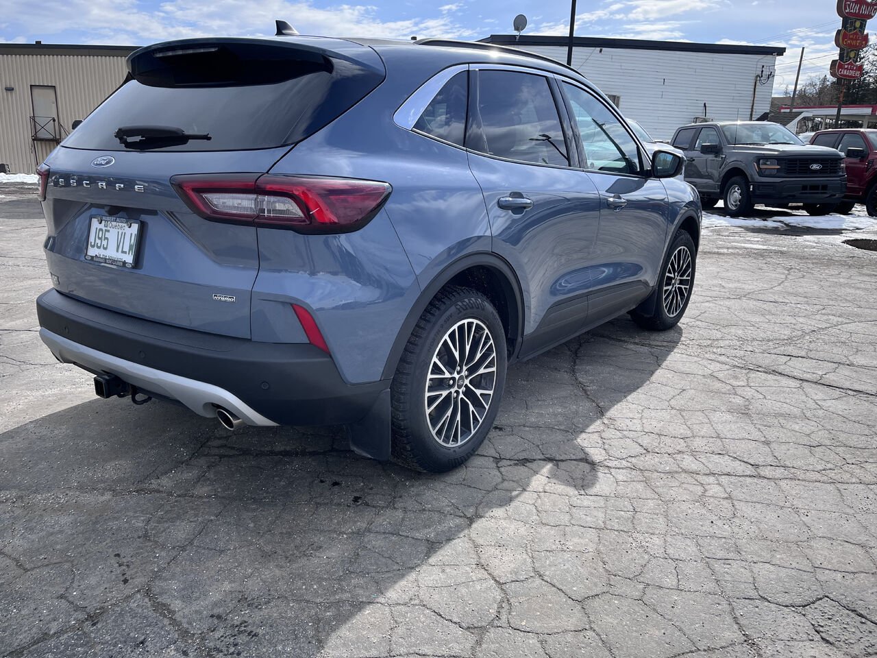 Ford Escape 2024 Bleu Mont-Laurier - photo #4