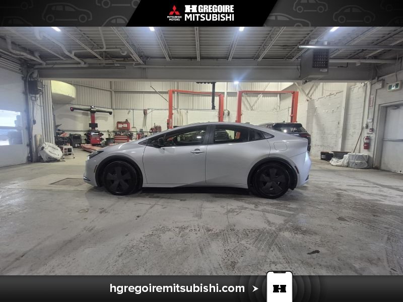 2024 Toyota Prius Silver Blainville - photo #4