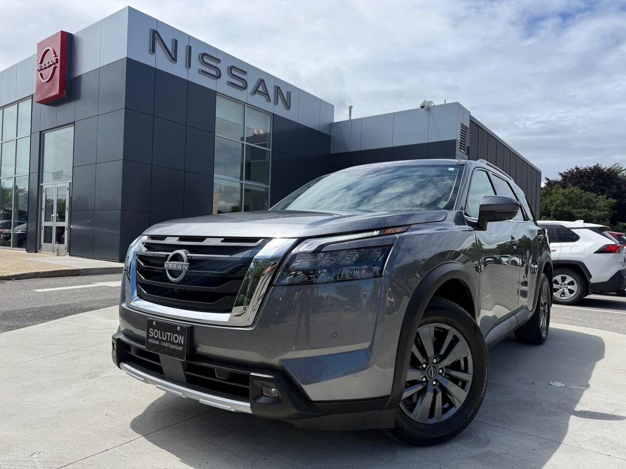 Nissan Pathfinder SV 4RM 2024 Gris Châteauguay - photo #0
