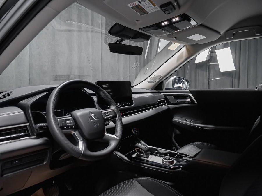 Mitsubishi Outlander ES S-AWC SIEGES CHAUFFANTS APPLE CARPLAY 2025 Gris