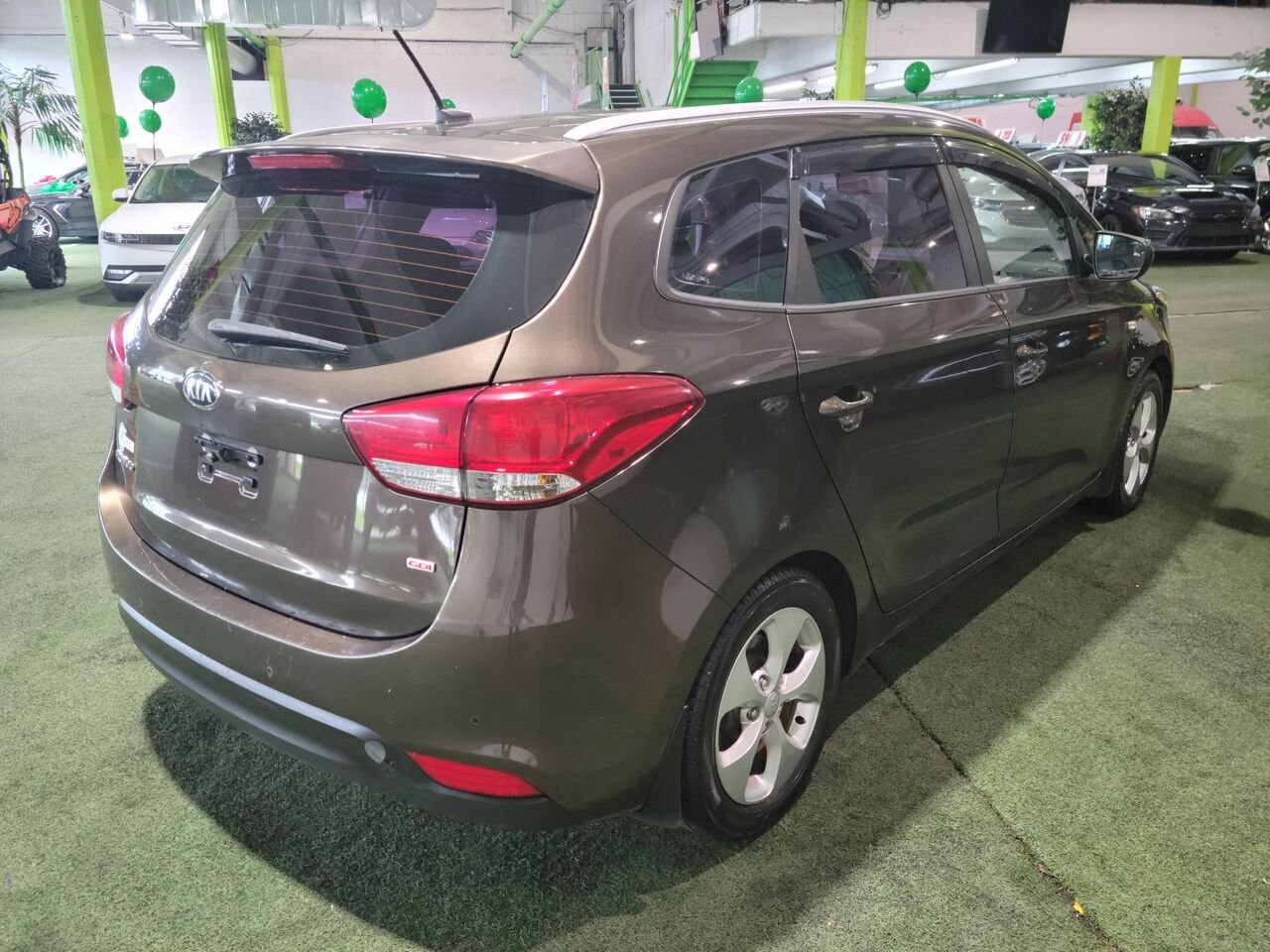 2015 Kia Rondo Brown  - photo #5
