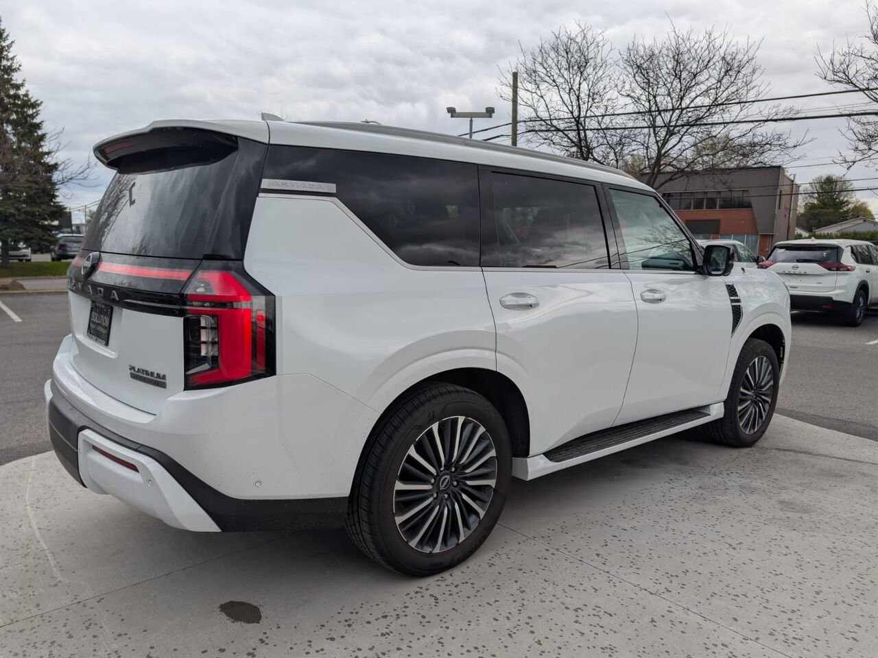 NISSAN Armada ARMADA PLATINE R SERVE SI GES CAPITAINE 2026 Blanc Everest nacré triple couche Châteauguay - photo #11