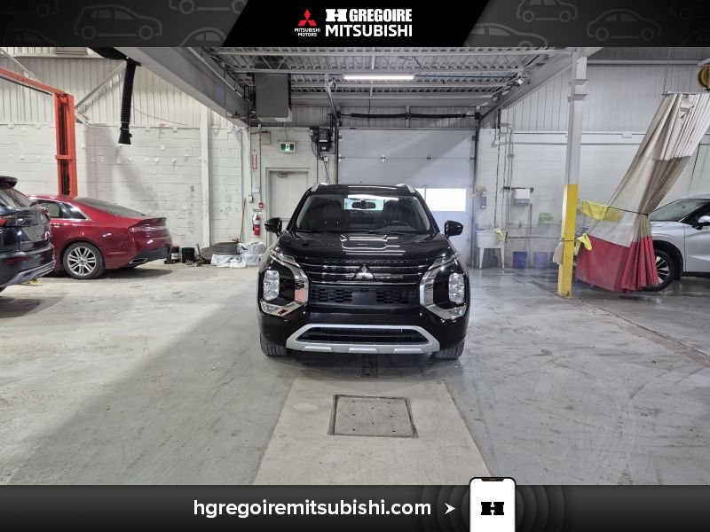 2023 Mitsubishi Outlander Plug-In Hybrid Black Saint-Eustache - photo #1