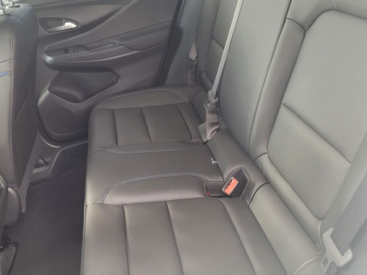 2026 Buick Envista Tourisme sport 4 portes TA Summit White Thetford Mines - photo #14