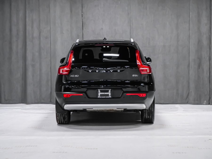 2025 Volvo XC40 B5 CORE BRIGHT CLIMATE Black