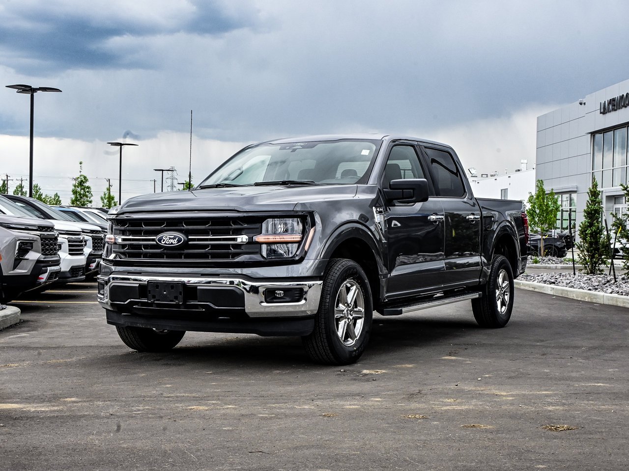 2025 Ford F-150 XLT 4WD SuperCrew 5.5' Box Grey Sherwood Park - photo #3