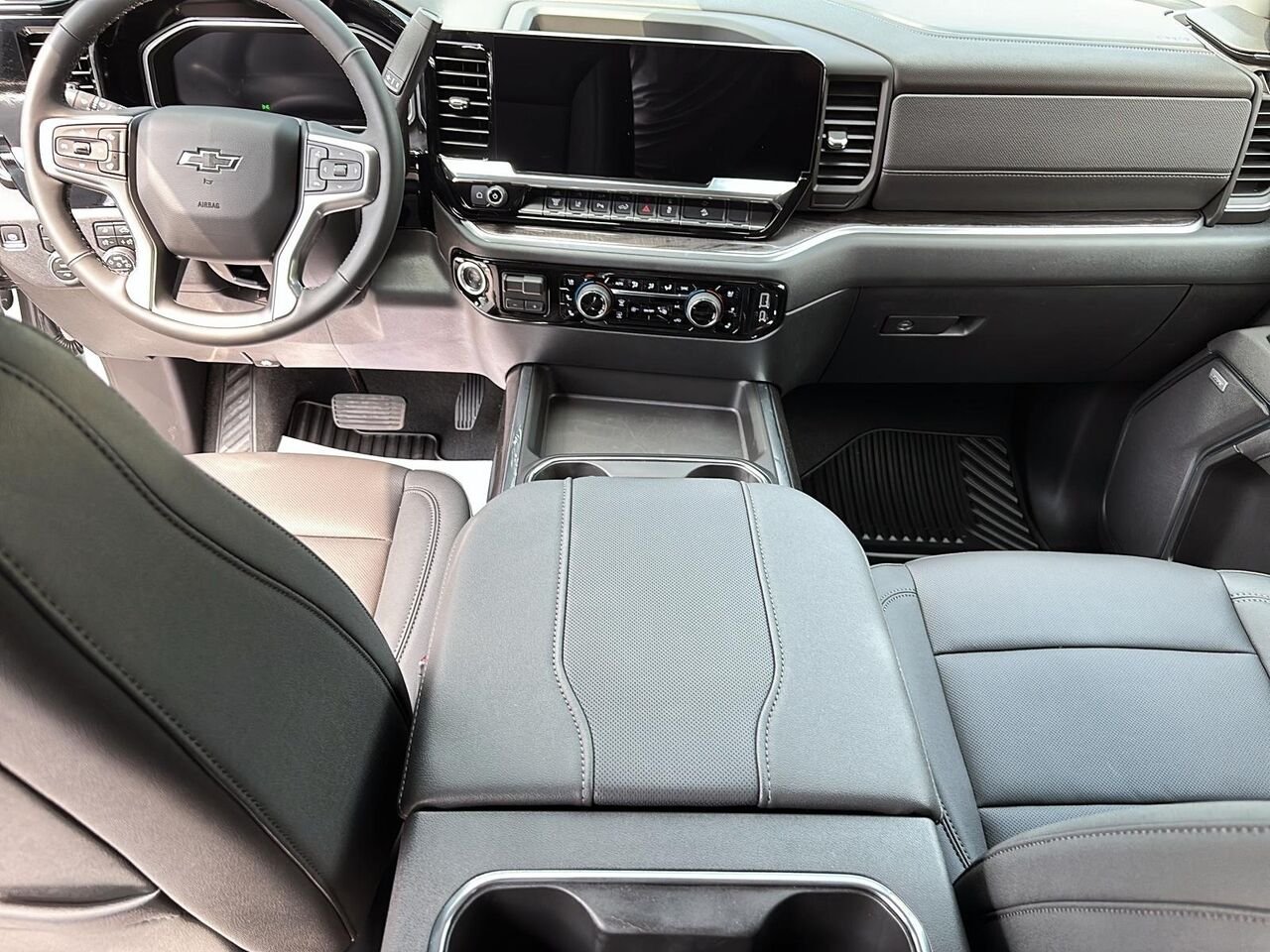 CHEVROLET Silverado 2500HD LTZ 2026 BLANC SOMMET Saint-Hyacinthe - photo #8