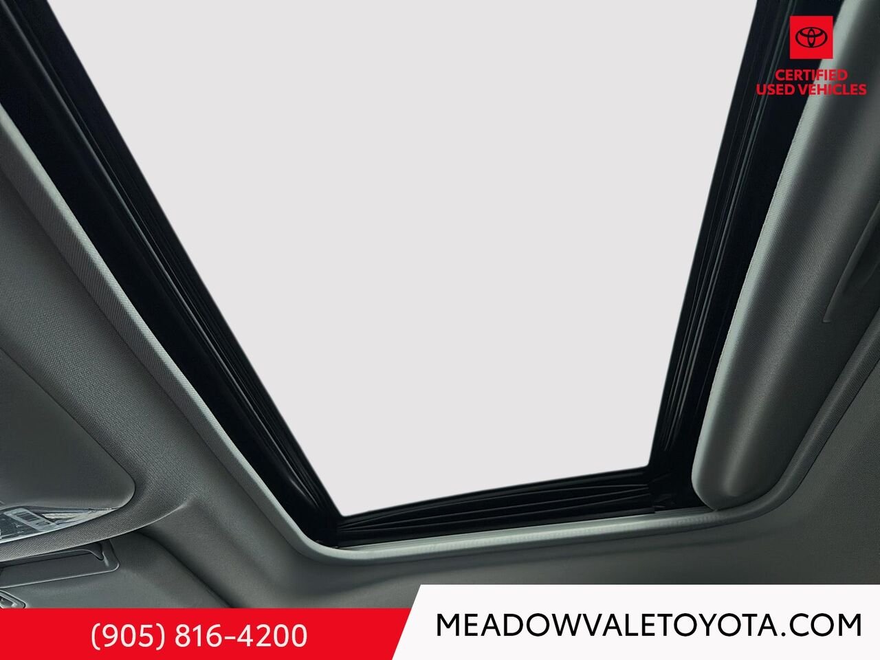 2025 Toyota RAV4 Heated steering wheel, Back-up Camera, Power moonroof, power liftgate Silver Mississauga - photo #10
