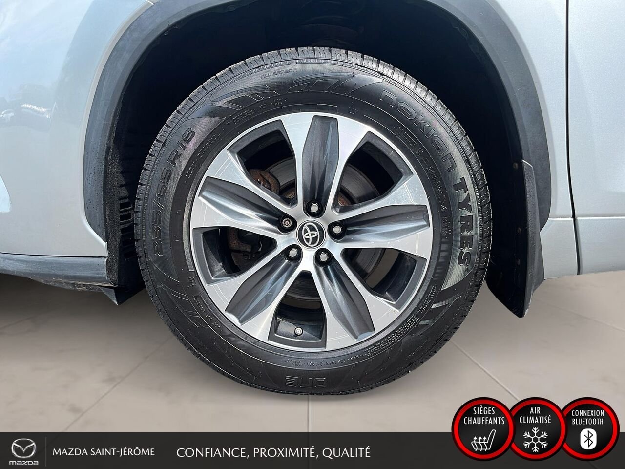 2022 Toyota Highlander XLE | TOIT OUVRANT | CUIR | AWD | Silver Saint-Jérôme - photo #11