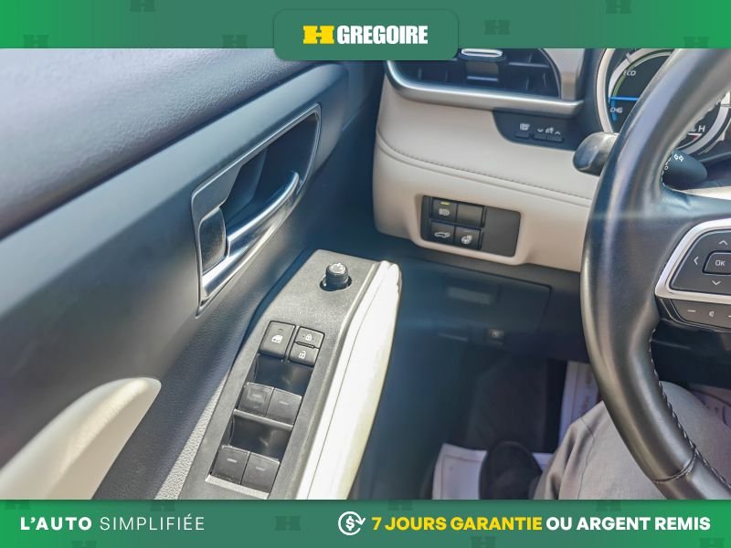 2024 Toyota Highlander White Blainville - photo #19