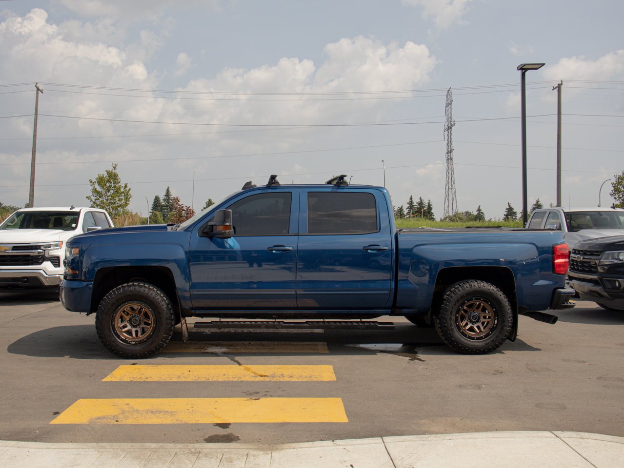 2016 Chevrolet Silverado 1500 4WD Crew Cab 143.5 LT w/1LT Blue Sherwood Park - photo #6