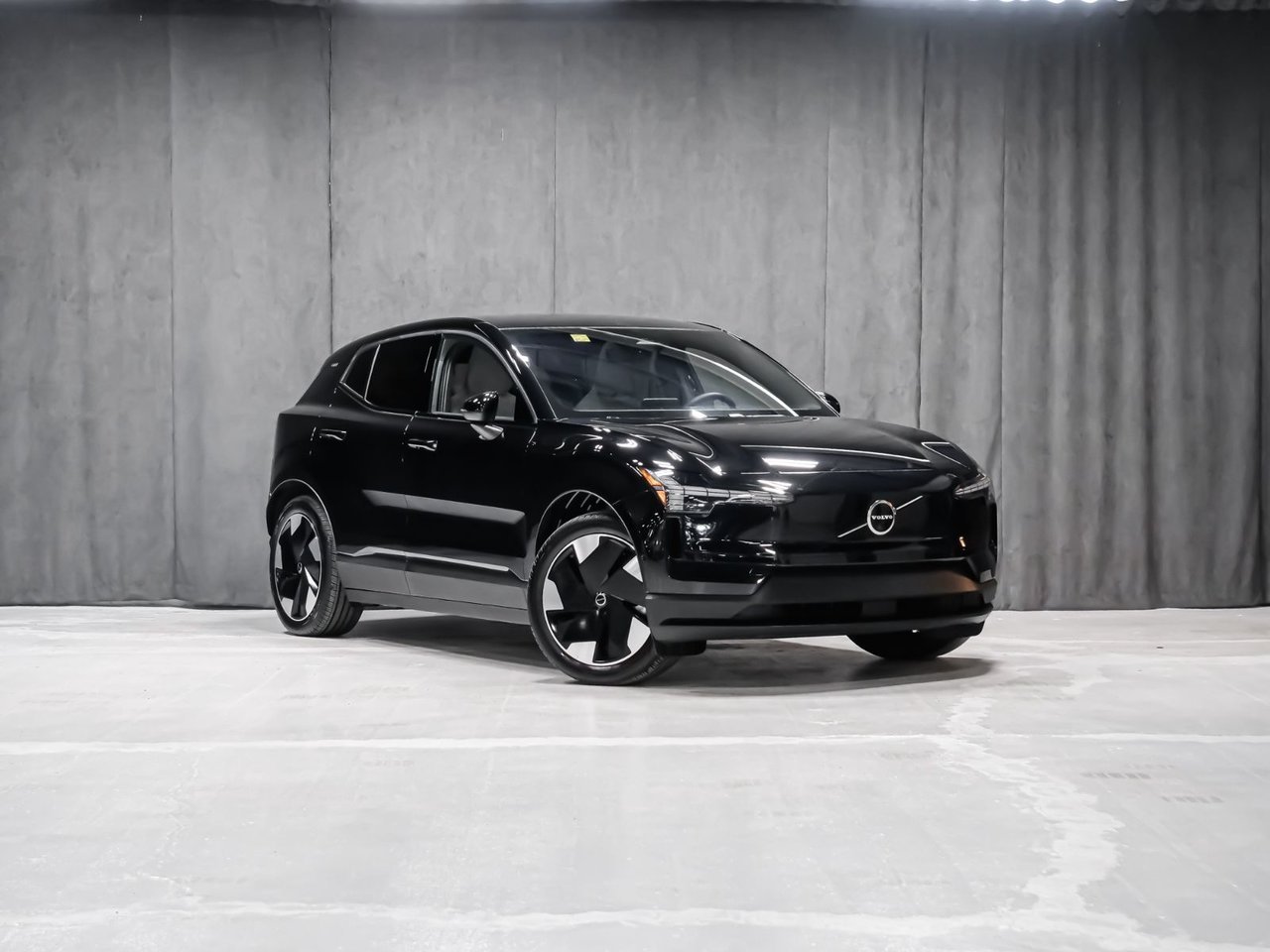 Volvo EX30 ULTRA AWD 2025 Noir Montréal - photo #1