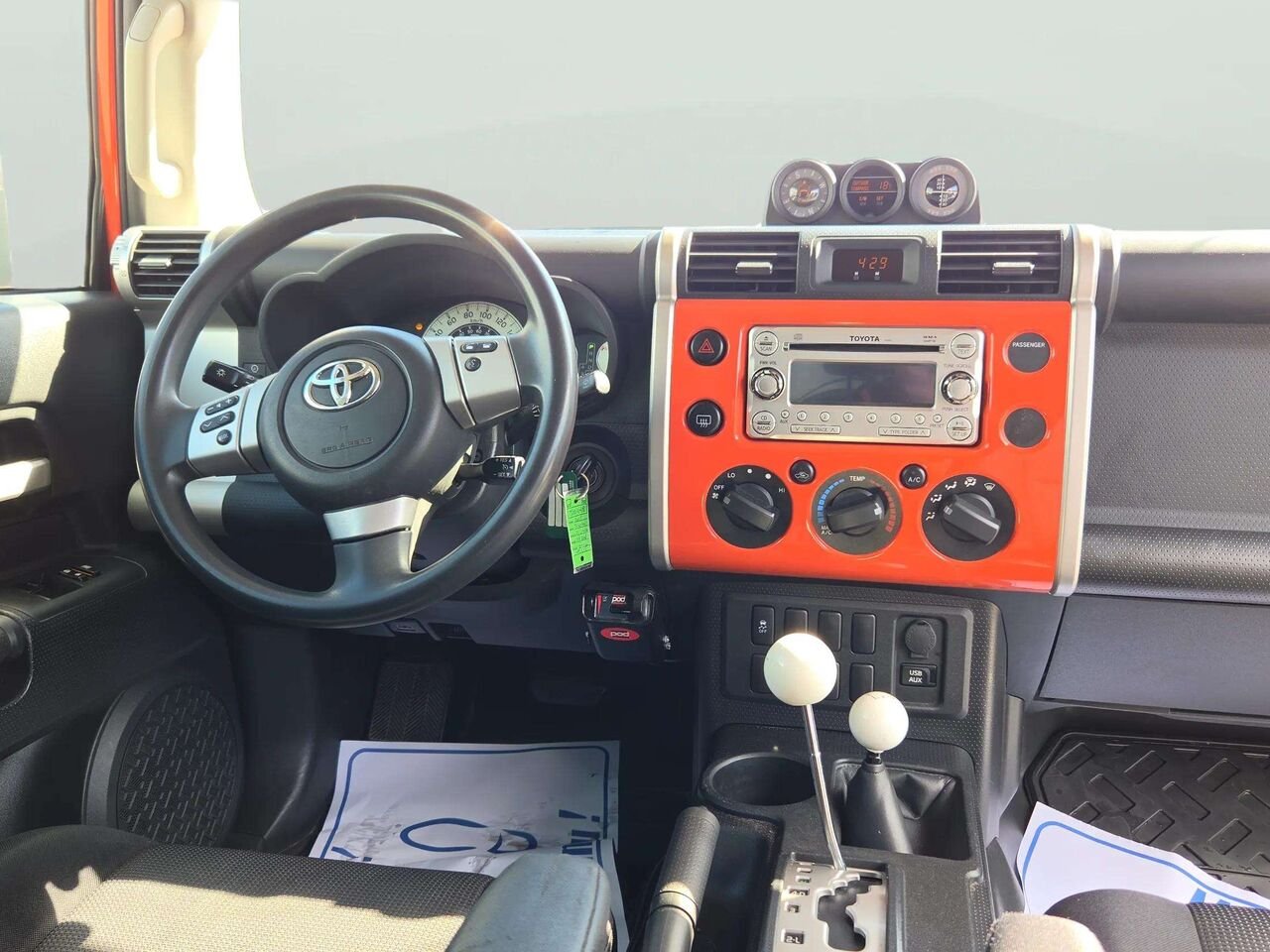 Toyota FJ Cruiser 2013 Orange Gatineau - photo #11