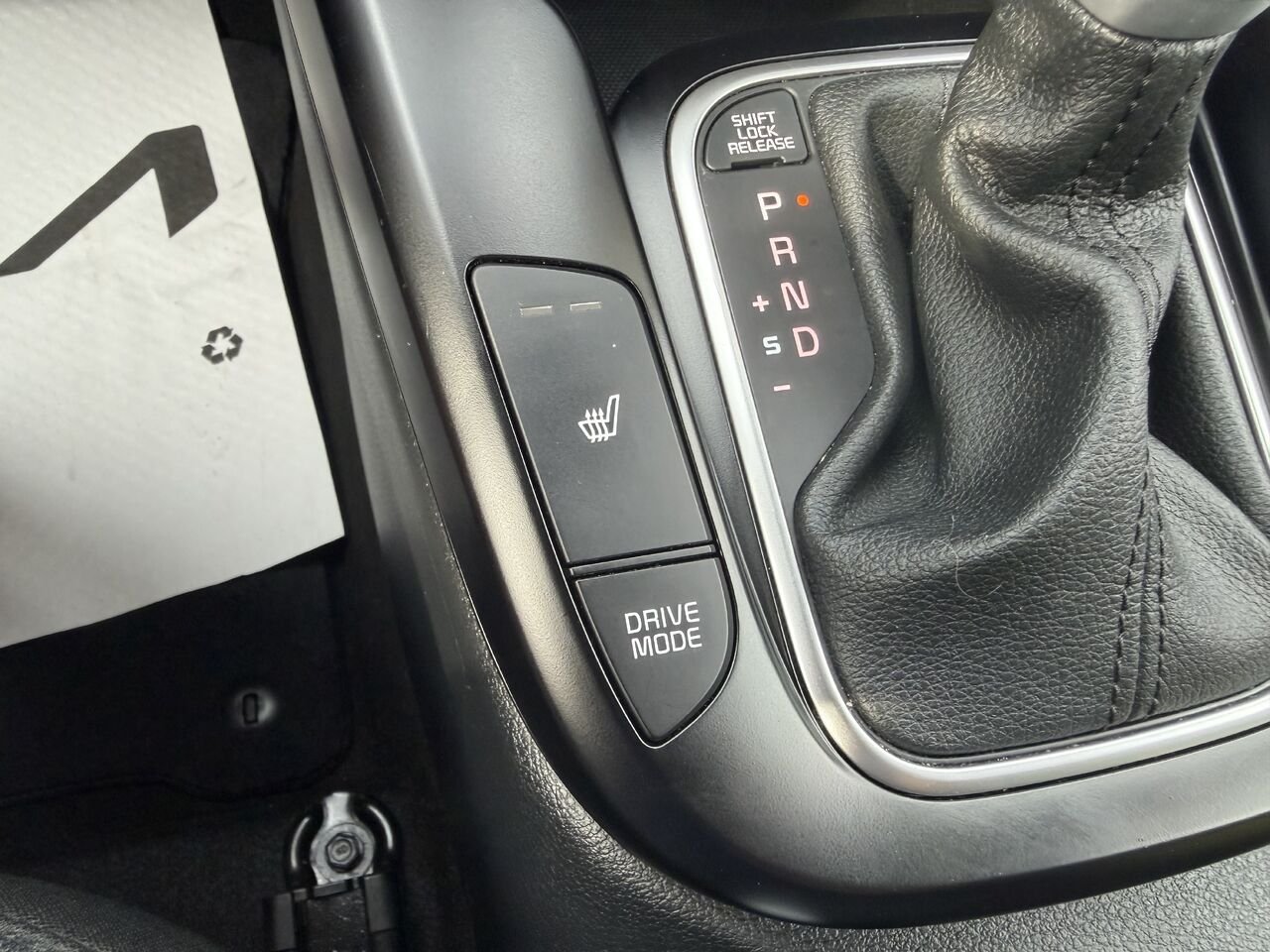 2022 Kia Soul White Thetford Mines - photo #23
