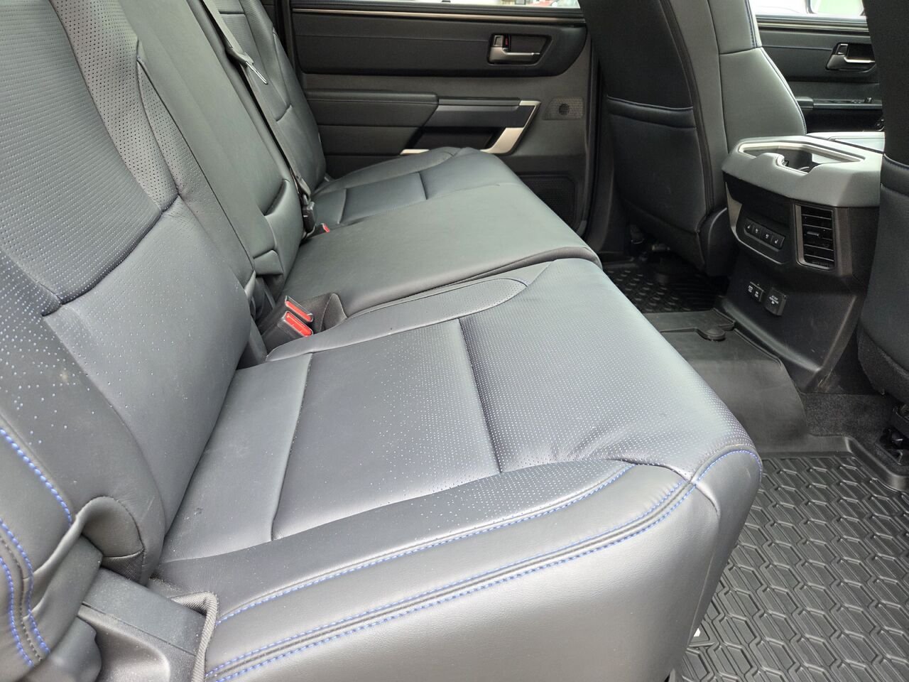 Toyota TUNDRA 2026 Noir Amos - photo #12