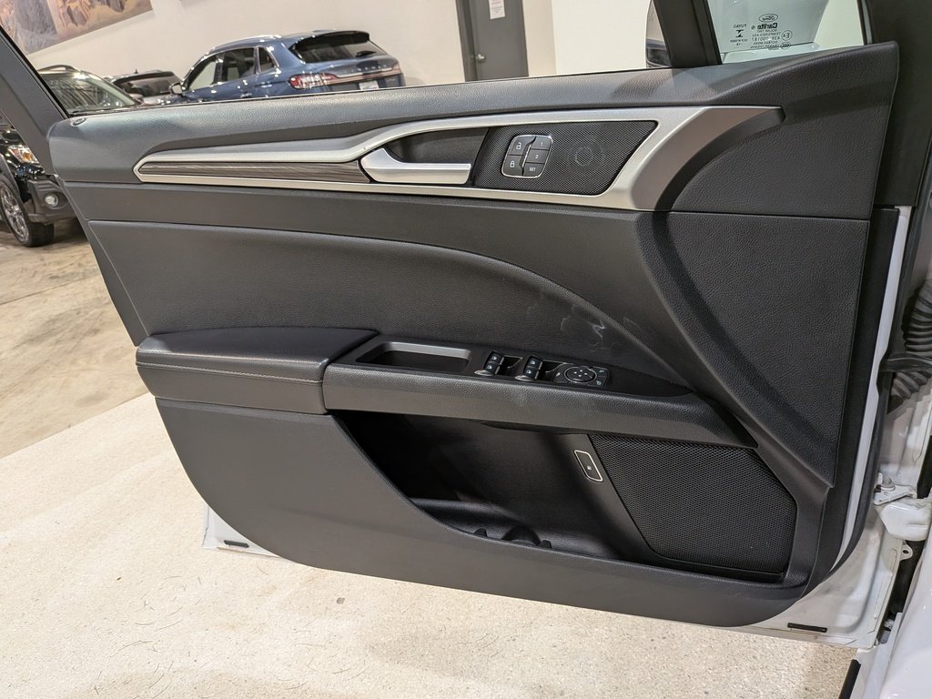 Ford Fusion Hybrid SEL FWD 2019 Blanc Val-David - photo #32