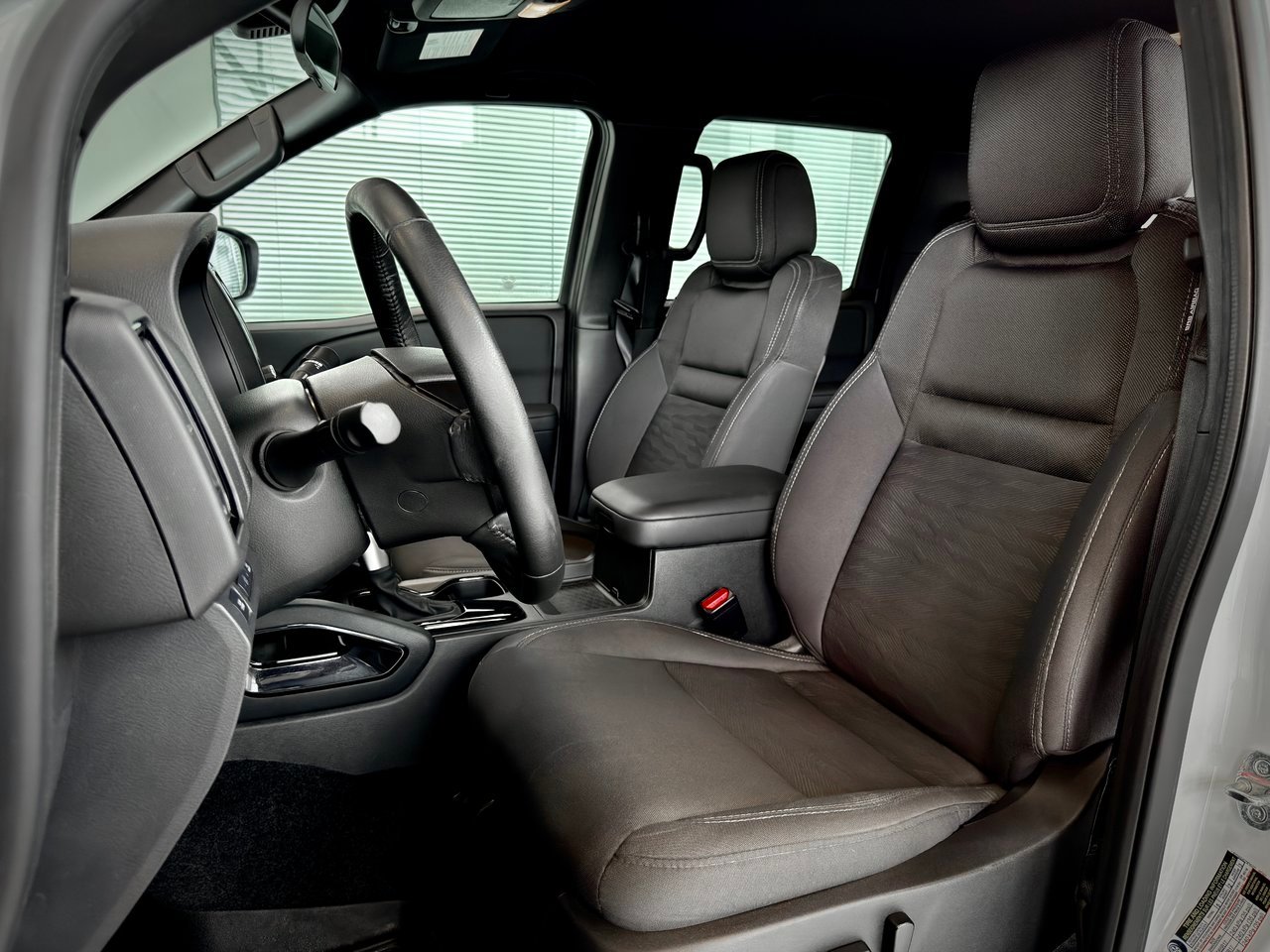 2023 Nissan Frontier White Notre-Dame-des-Prairies - photo #19