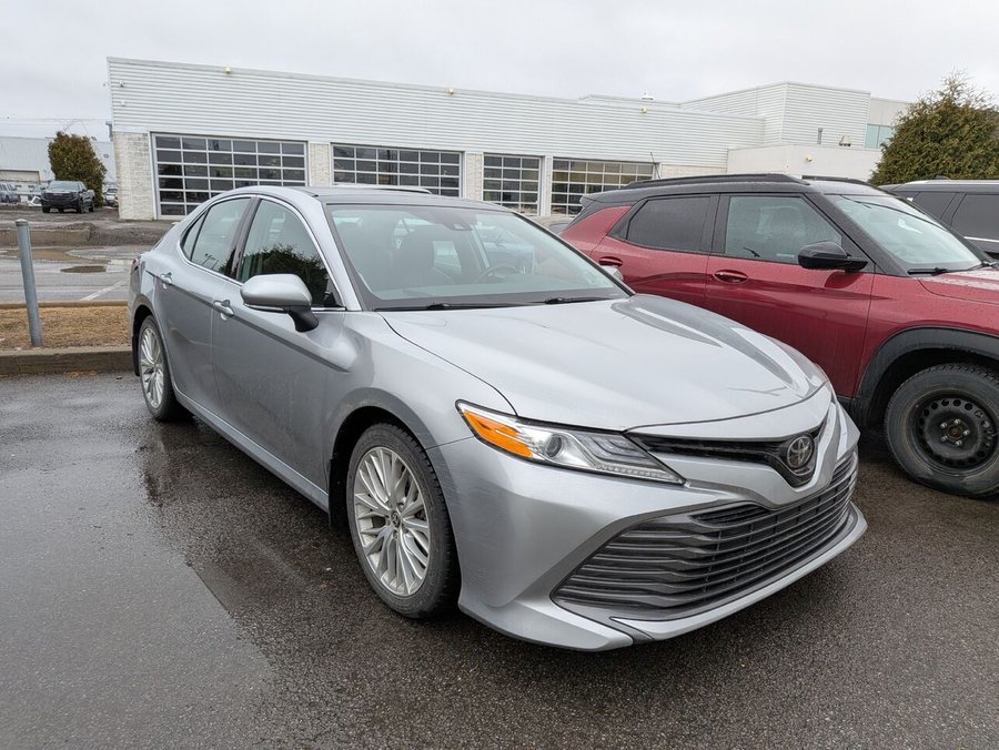 Toyota Camry XLE AUTOMATIQUE-TOIT PANORAMIQUE-BANC CHAUFFANT-BLUETOOTH 2020 Argent