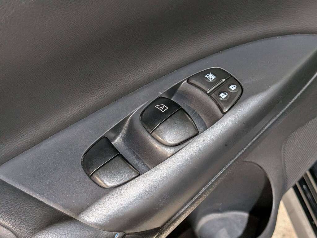 Nissan Sentra 4dr Sdn CVT SR Turbo 2017 Noir Val-David - photo #31