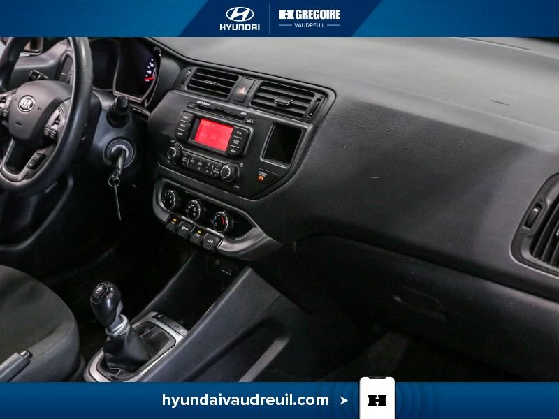 2015 Kia Rio Grey Laval - photo #28