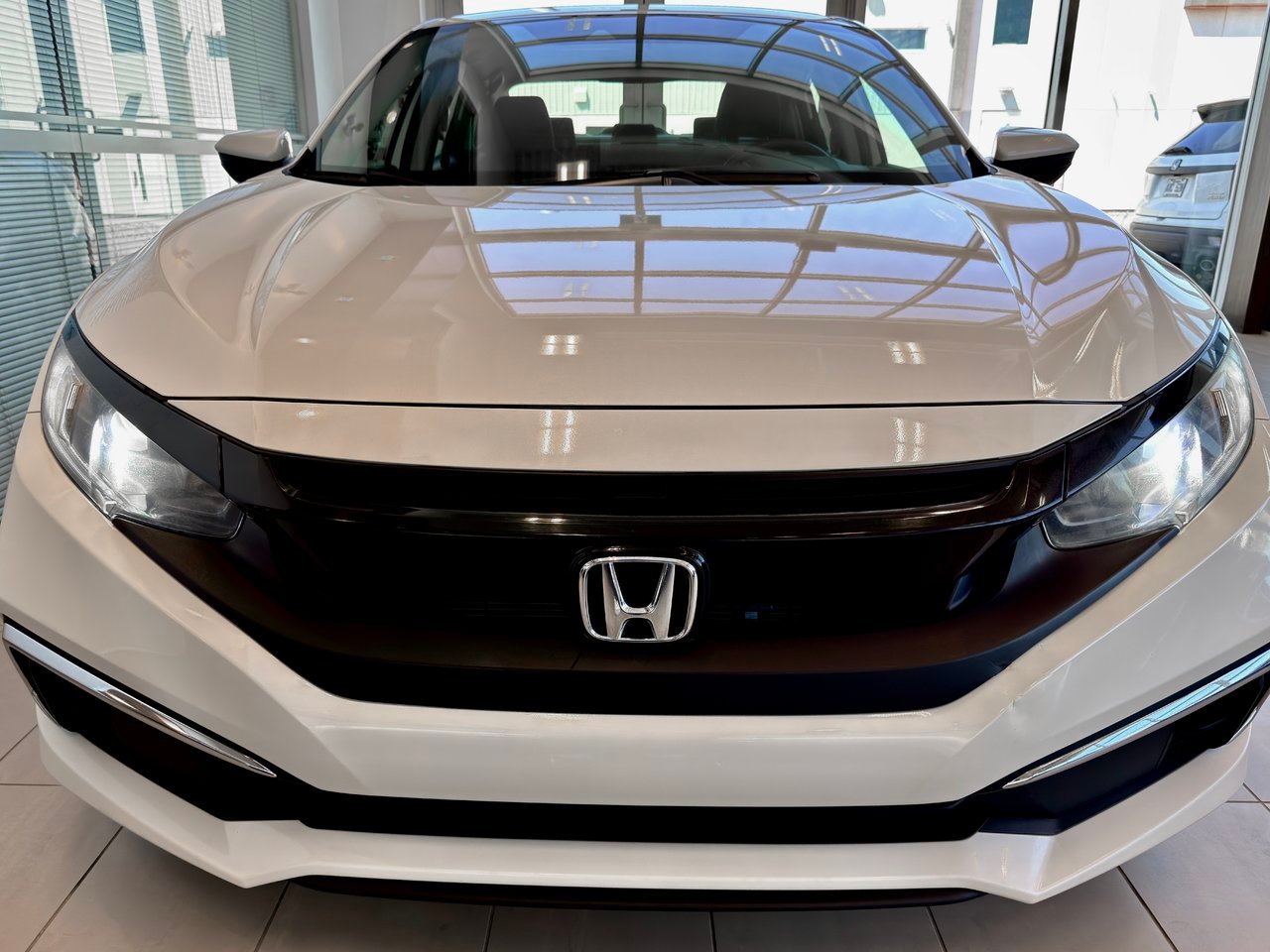 2019 Honda Civic Sedan White Notre-Dame-des-Prairies - photo #5