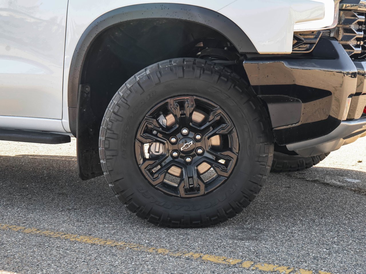 2024 Chevrolet Silverado 1500 4WD Crew Cab 147 ZR2 White Sherwood Park - photo #10