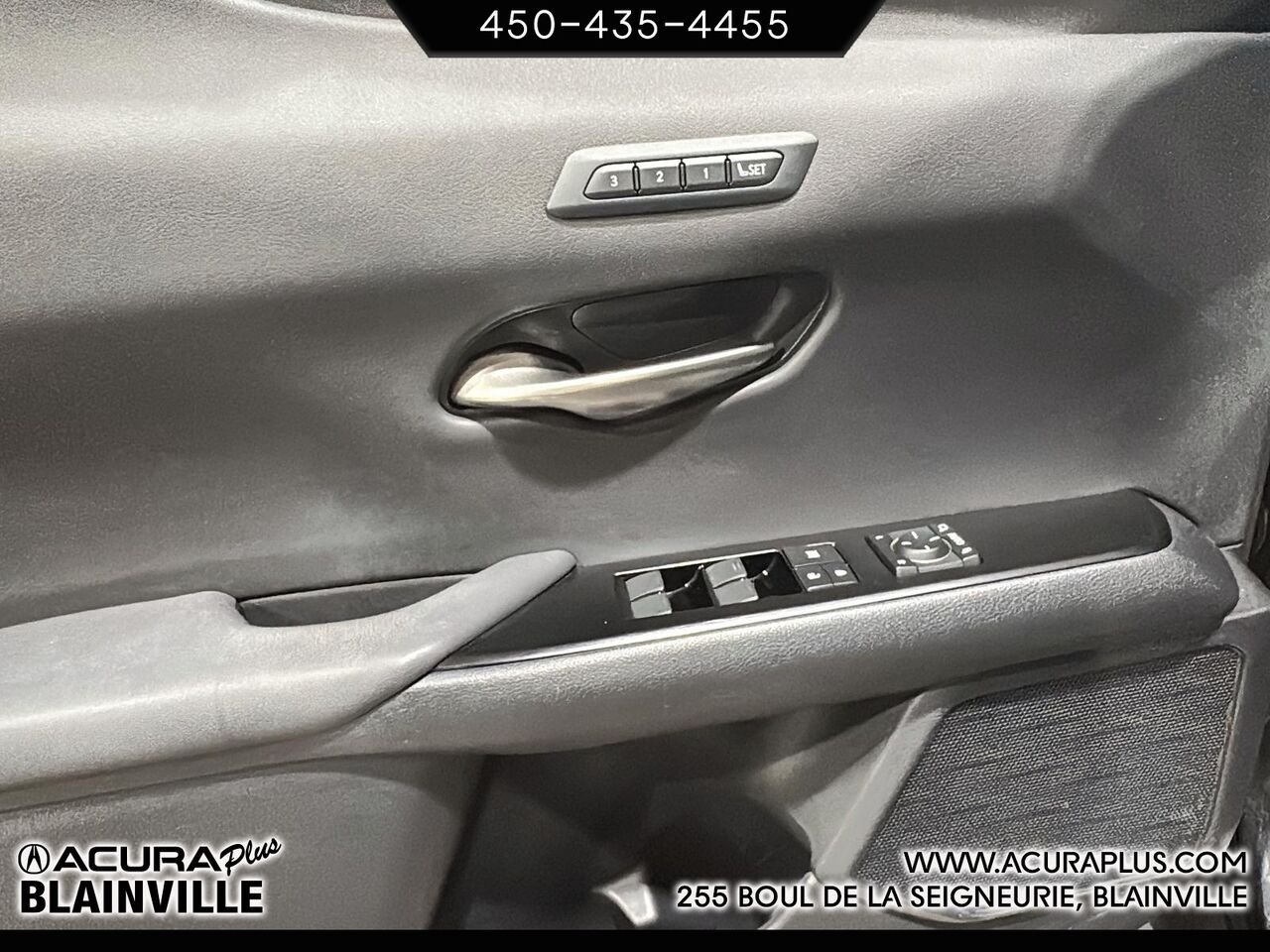 2021 Lexus UX 250h Black Blainville - photo #9