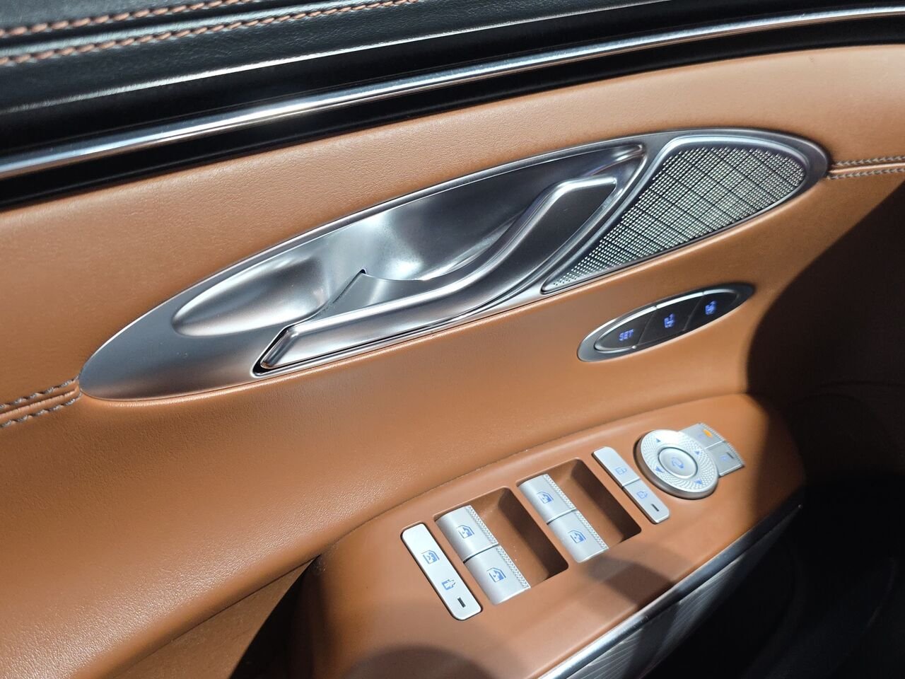 2022 Genesis GV70 2.5T Advanced Plus TI, toit ouvrant panoramique, navigation, sièges fonction mémoire, volant Blue Val-David - photo #14