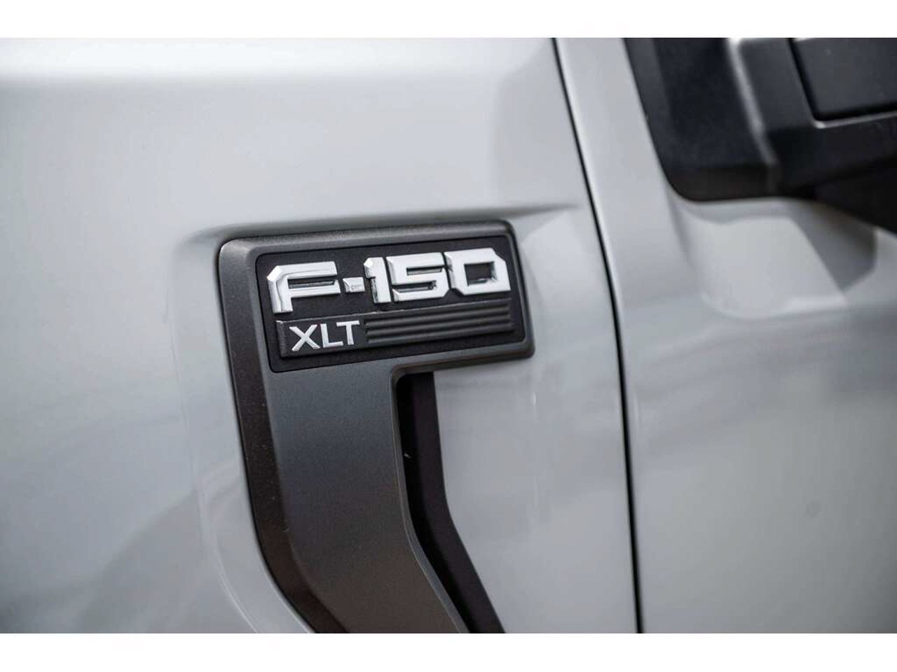 Ford F-150 2023 Gris Sainte-Julienne - photo #13