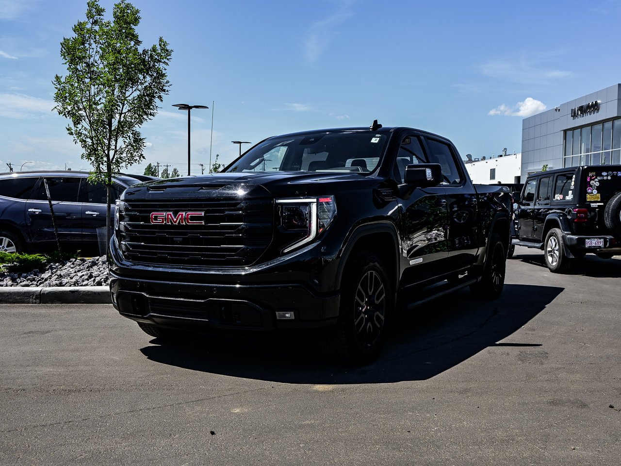 2024 GMC Sierra 1500 4WD Crew Cab 147 Elevation Black Sherwood Park - photo #3