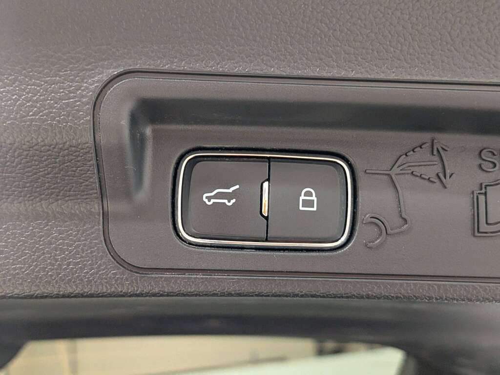 2025 Ford Explorer ST-Line 4WD Black Val-David - photo #9