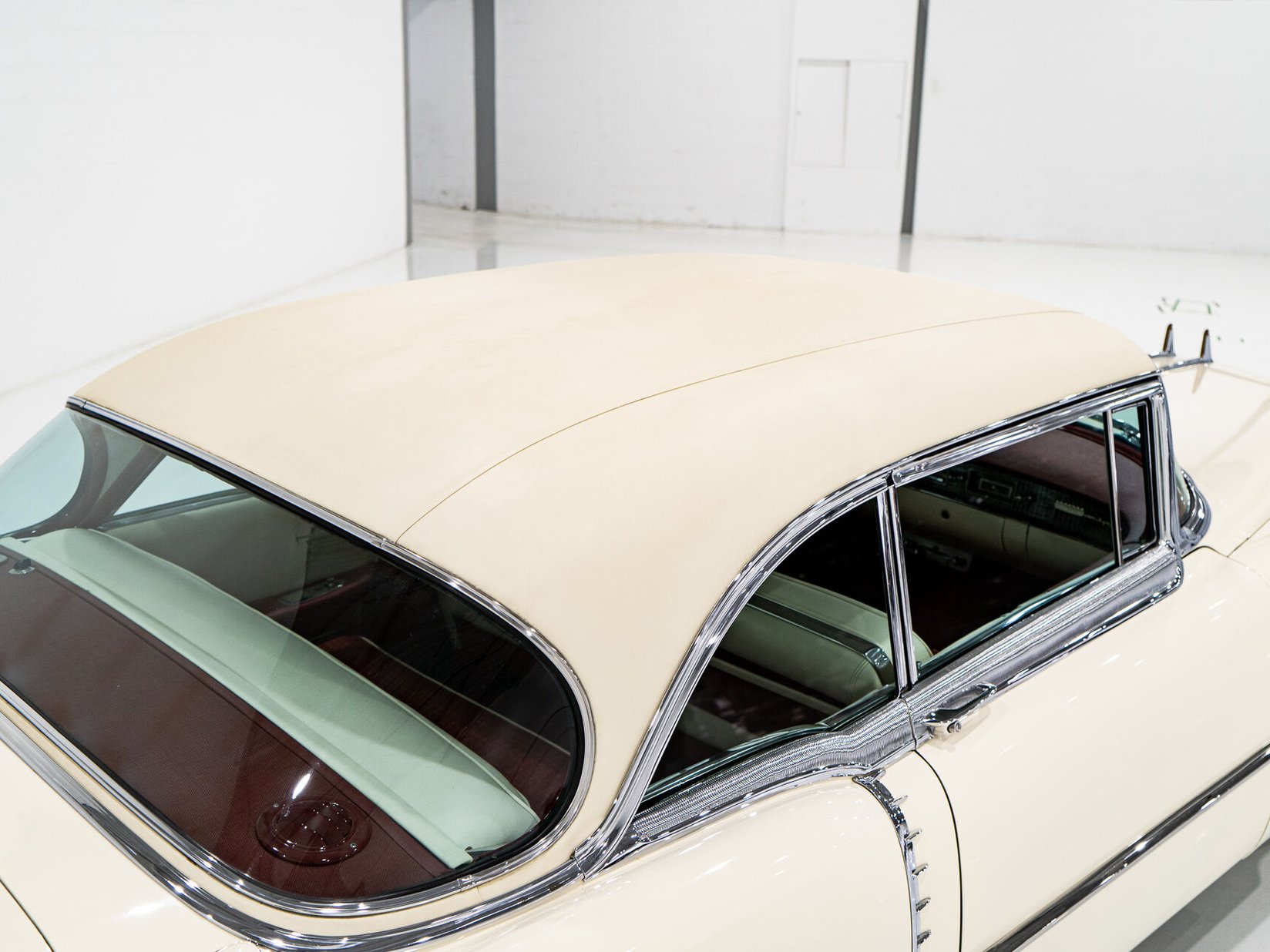 1956 Cadillac Eldorado Seville With Factory A/C | PRIX EN USD White Montreal - photo #51