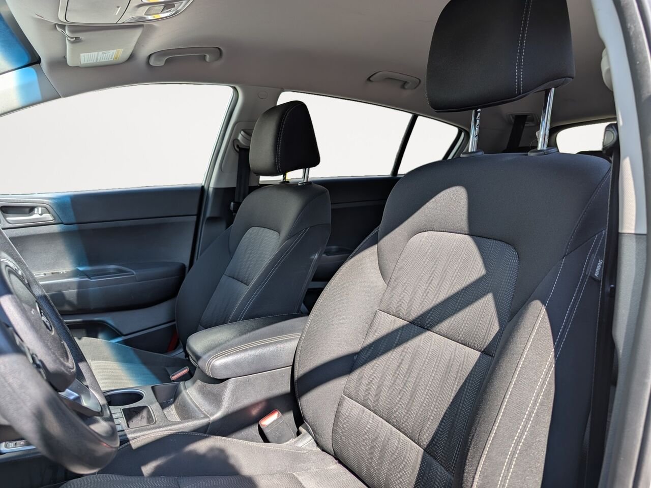 Kia Sportage LX/SIÈGES CHAUFFANTS/BLUETOOTH/AC/VITRES ÉLECTRIQUES 2017 Blanc Sherbrooke - photo #7