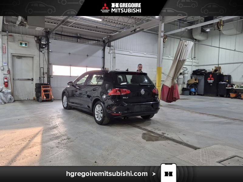 Volkswagen Golf MA4385 | Trendline * Mags * Caméra * Siege Chauffant 2017 Noir Laval - photo #5